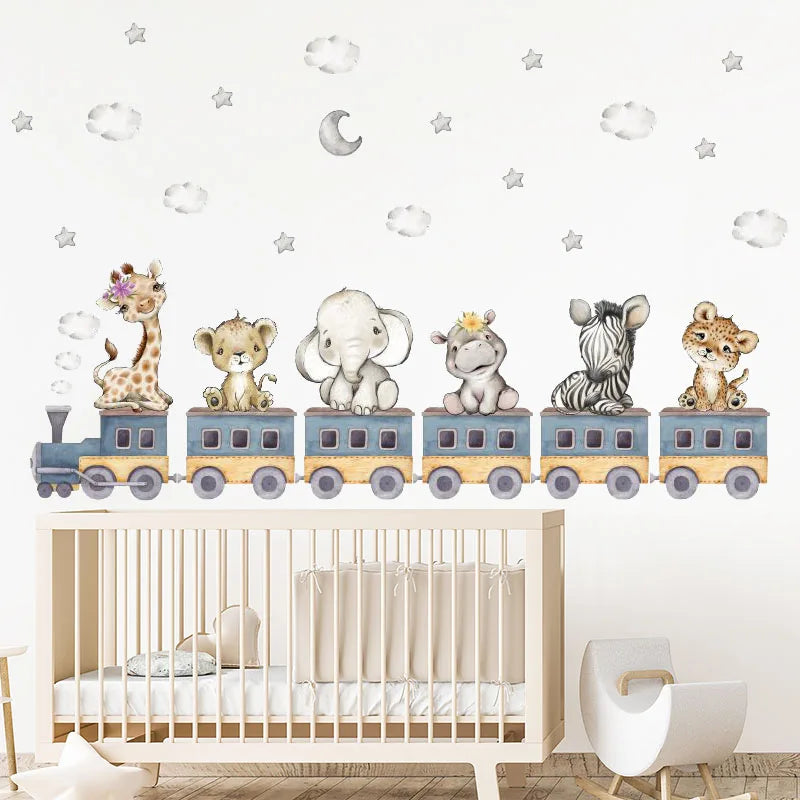 Babydjur åker tåg väggdekor - Lekfull design - Barnrumsdekor - Väggdekorshopen