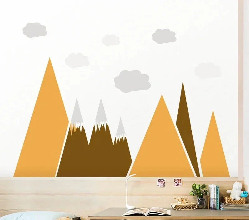 Tecknade berg väggdekor - Naturinspirerad design - Barnrumsdekor - Väggdekorshopen