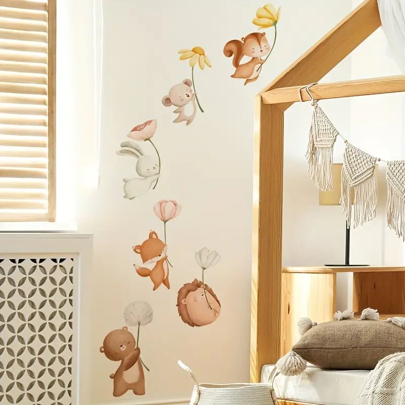 Skogsdjur med flygande blommor väggdekal - Naturinspirerad design - Barnrumsdekor - Väggdekorshopen	